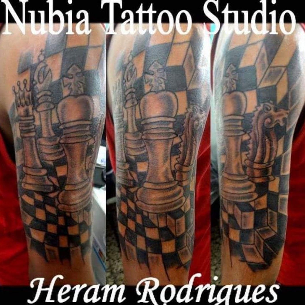 Eitaaa como tatua 😍 #tattoo #xadrez #tatuagem #tattoocolorida