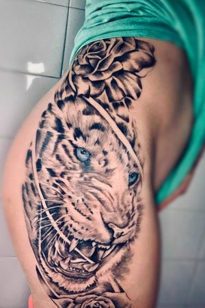 Tattoo#hiptattooo #inkedgirls #tattooartist #Nenad #tigertattoo #intenzeink #Tattoodo 