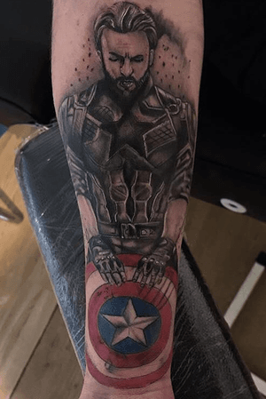 Infinity War Captain America done by Keera Harriman (@keera_hart on Instagram)