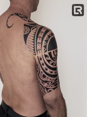 #raskinstyle #black #freehand #Polynesian #coverup 