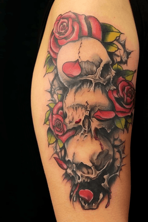 Hear no evil. See no evil. Speak no evil. Some #skulls and #roses by Justin. #inkedgirls #girlswithink #tattoodo #tattoodesigns #flowers #floral #rosetattoo #flowertattoo #floraltattoo