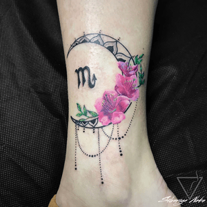 🌜🌸 There are so many such tattoos on the internet,😌 but I tried to improve this idea a little🌸🌛 🔺Done with @worldfamousink 🔻Done in the studio @eoxtattoo ✍️Dm for appointment📬 •••••#eox #eoxtattoo #inked #tattoo  #tattooartist #tattooua  #tattooed #tattoostudio  #tattoogirls #tattoogirl #brooklyntattoo #tattoobrooklyn #tattooqueens #nyctattooartist #nyctattoo #nyctattooshop #tattoonyc #blacktattoo #graphictattoo #colortattoo #monthtattoo #tattoomonth #flawerstattoo #tattooflowers