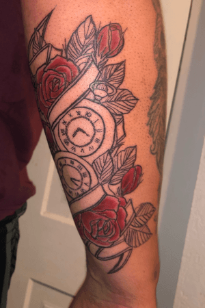 Clock and roses forearm (first session)