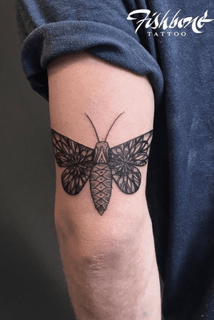MOTHS - live their life constantly pursuing the light of the moon, of which they are eternally attracted to. As a result of this, they have always been seen as somewhat of a spiritual symbol. Inked by: Xương Ká 𝐅𝐈𝐒𝐇𝐁𝐎𝐍𝐄 🐟 𝐓𝐀𝐓𝐓𝐎𝐎-𝐒𝐓𝐔𝐃𝐈𝐎 ---------------- 𝐂 𝐎 𝐍 𝐓 𝐀 𝐂 𝐓 𝐔 𝐒 📌𝐀𝐝𝐝:149 𝐴𝑢 𝐶𝑜 𝑠𝑡𝑟, 𝑇𝑢 𝐿𝑖𝑒𝑛, 𝑇𝑎𝑦 𝐻𝑜, 𝐻𝑎 𝑁𝑜𝑖 📌𝐇𝐨𝐭𝐥𝐢𝐧𝐞: +84 70 2188 149 📌𝐄𝐦𝐚𝐢𝐥: 𝑓𝑖𝑠ℎ𝑏𝑜𝑛𝑒𝑡𝑎𝑡𝑡𝑜𝑜.𝑥𝑘@𝑔𝑚𝑎𝑖𝑙.𝑐𝑜𝑚
