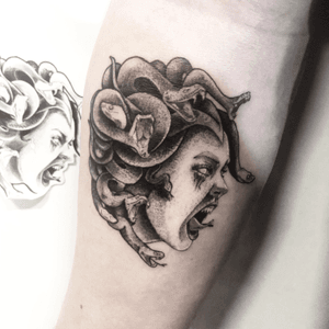 Mini Medusa (FerraraTattooConvention) cr.tattooer on Instagram 