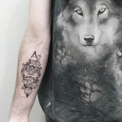 #wolf #gemini #geometry #poppies #symbolism #forearm 