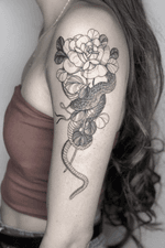 Snake and rose #tattoo #tattoos #blackandgreytattoos #inkedmag#myinkaddict #lasvegas #tattooworkers #tattooartist  #inked #blacktattoo #tattooart #worldofpencils #artist #floral#floraltattoo #lasvegastattoo #lasvegastattooartist #dotwork #iblackwork #artist #inked #peony #blxink #peonytattoo #peonies#crosshatch#blackworkerssubmission