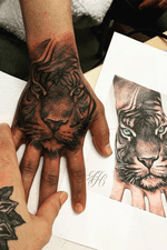 #tatted #tattooartist #artist #berlin #oldschool #portuguese #ink #goodluck #tiger #worldfamousink insta Address : amirali_tattooartist 