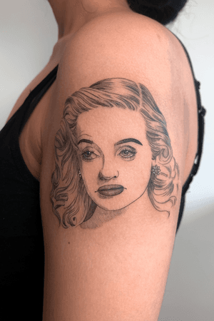 Bette Davis #tattoo #fineline #blackwork #inkedgirls #tatts #tattoobarcelona 