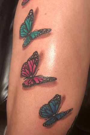 Custom wrapping butterflies #butterfly #butterflytattoo #colorbutterflys #linework #lineworktattoo #color #colortattoo 