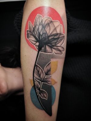 inspired by Wassily Kandinsky #wassilykandinsky #tattoovilnius #tattoo #colortattoos #flowertattoo #armtattoo #womantattoo 
