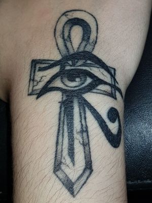 Newest tattoo. (17/9/19') #Egypt #egipciantattoo #ankhcross #ankh #HorusEye #Black #finelinestattoo 