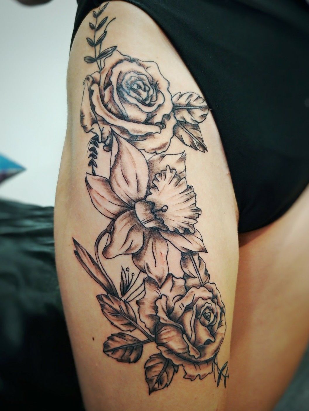 Daffodil and rose tattoo with stars  Tattoos Rose tattoo Geometric tattoo