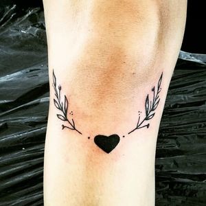 #heart #tattoo #girltattoo #blacktattoo #ink #kneetattoo 