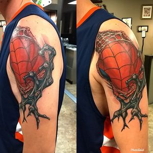 #spriderman #spidermantattoo #spiderweb #marvel #SuperheroTattoos #superhero #flesh #rippingflesh #fullcolor #fullcolortattoo 