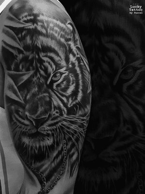 ~Idea:Tiger. ~Studio:Lucky Tattoo by Pascal. ~Artist:Moses Mendelssohn.