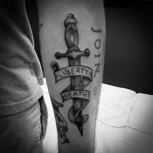 #traditional #dagger #libertyordeath #tattoo