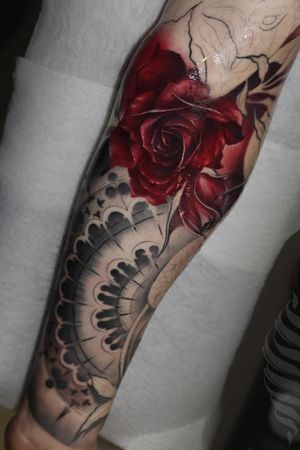"The tattoo has to give WOW impression, as that means it is well done" - that is the thought of our resident artist @wandal.tattoo . Would you agree?#rosestattoo #realistictattoo #crimsontearsldn #londontattoos #tootingtattoo #londontattoostudio #tattoolondon #colortattoo #armtattoo #balham #wimbledon #clapham #wandaltattoo #татулондон