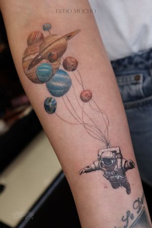 Dedo says that he will make your ideas fly, and he can, actually! Tattoo for Lulu by @dedotattooartistcrimson.tears.tattoo@gmail.comSouth West London, Tooting#uktattoo #crimsontearsldn #astronauttattoo #spacetattoo #colortattoo #beautifultattoos #londontattoos #tootingtattoo #tattoolondon #русскийлондон #spaceman 