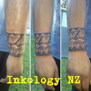 cool wrist band tattoo from last week#greyshade #blackandgrey #wristband #wristtattoo #tribaltattoo #tribal #christchurch #christchurchtattoo #girltattooartist #menstattoos #inked 
