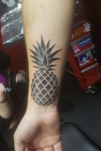 I got my first tattoo done on November 19, 2019. I thank Hunter at idle hands in Glenn Burnie. #pineapple #pineappletattoo #pinestipple #idlehandstattoo 