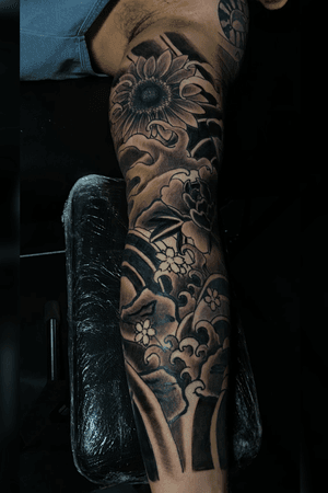 ♦️ Swipe for video ♦️ Today got to work on @rubenjimmenez #japanesesleeve we did all this inside section in 2 hours & half 🔥 then the other 2 hours was on the other side of his forarm, elbow & touched up some thing here & there ! Thanks again brother for being consistent & for the trust for letting me do this sleeve ! #TattzByAG #Ink #Tattoo #Tatuaje #bodyArt #japanese #irezumi #japanesetattoo #japanesesleeve #blackandgrey #blackandgreytattoo #fullsleeve dfw #dallasfortworth #dfwtattoos #fortworth #fortworthtattoo #fortworthtattoos