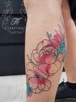 Watercolor flowers tattoo #thtattoo #flowers #flowerstattoo #siegentattoo #colognetattoo #kreuztaltattoo #olpetattoo #watercolortattoo #kwadron 