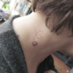 Paw, tiny tattoo, corazón, huella, mascota, cuello, love 