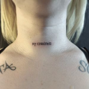My craziness, cuello, máquina de escribir, tipografía, font, lettering, sexy, tiny tattoo 