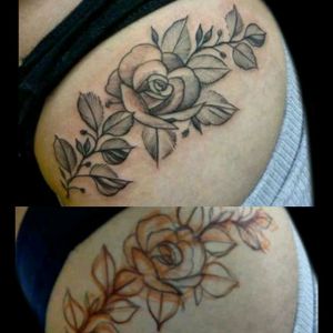 Uno de hoy.. #tattoo #inked #ink #flores #hojas #botanica #whipeshading #whipeshadingtattoo #botanicatattoo #flowerstattoo #luchotattoo #luchotattooer #pergamino