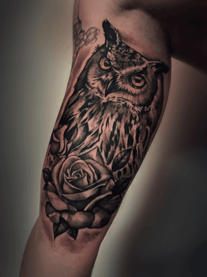 Owl and rose. #ink #tattoo #art #blackandgreytattoo #rose #rosetattoo #owl #owltattoo