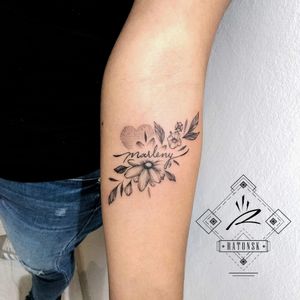Tiny tattoo. Diseño totalmente personalizado. Disponible para tatuar en Barcelona. 🐀🐀🐀🚬🍺🖋️🇨🇴🇪🇸 #delicate #delicatetattoo #desingtattoo #blacktattoo #blackwork #blackworktattoo #tinytattoo #girltattoo #girl #tattoobarcelona #tattooespaña #barcelona #barcelonatattoo #bishoprotary #ratonsk #tattoo #flowers #flowertattoo #barcelona #españa #girltattoo #girltattoos