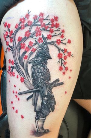 Samurai mit Kirschblütenbaum