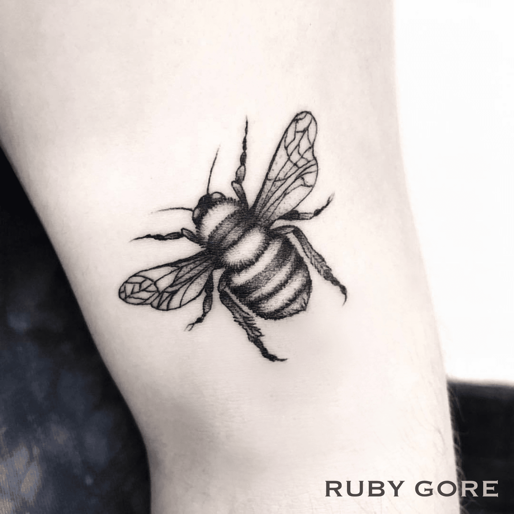Tattoo uploaded by Ruby Gore • Cute little bee tattoo  /therubygore/   #vegantattoo #onlyblackart #btattooing #blacktattooart #blackworkers  #blackwork #illustrativetattoo #birdtattoo #flowertattoo ...