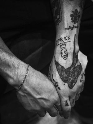 #basquiatart #basquiat #art #tattoo #tattooart #tattoolovers #cprkr #skull #basquiatskull #basquiatcrown #crown #lines #lineworks #blackwork #ink #inked #bishop #bishoprotary #dynamicblack #vsco #vscogram #ig_greece #neoexpressionism 