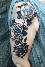 Black and grey roses 