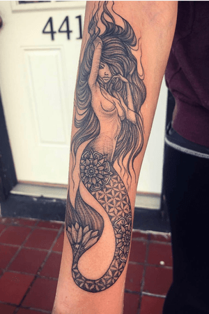 Custom mermaid done last year on a clients forearm. Check out my IG/Facebook Page for more artwork done by me @Bodyart_bylacie or Email @ Lonesparrowtattoostudio@gmail.com