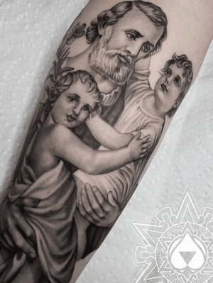 👶👶St. Joesph holding ✌🏽 babies. That's right! Homeboy found out he's having twins so he decide to get this awesome tattoo for them. Any twins out there??? Anyone have twins? What's it like?▫️For appointments email ➡️ Rcasarez@ymail.com▫️▫️▫️#tattoo #tattoos #sanantonio #gospursgo #spurs #sanantoniotattooartist #texastattoos #art #artist #texas #sanantoniotattoos #faith #twins #travel #instagood #photooftheday #blackandgray #picoftheday #followme #instagram #cute #love #life #vegan #monday #ink #inked #tatted #tattooed 