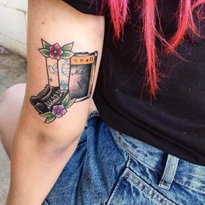 ⚡️Rebel Girl⚡️⚡DM for Tattoo Appointments💥#drmartens #marshall #musictattoo #tattooart #tattoodesign #flashtattoo #rockmusic #rocktattoo #musictattoo #traditional_tattoo #rebelgirls #rebel #revolutiontattoo #shoestattoo #neotraditionaltattoo #flylā