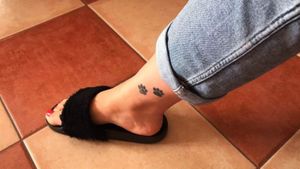 #tinytattoo #black #girl #foot #girltattoos #girltattoo #syingertattoo #inked #syingertattoos #inkedgirls #tattoogirls #girlstattoo #inklovers #tattoolovers #designs #lahore #tattooinlahore #tattooshopinlahore #pakistan #islamabad #tattooartist #tattooartistinlahore #google #googlemybusiness #tattoodo #facebook #tattoo #tattoos