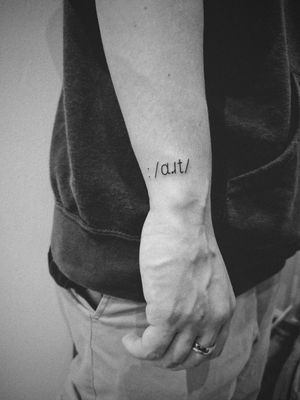 : /ɑɹt/#art #arte #lettering #letteringtattoo #arttattoo  #InspirationTatto #inspiration #tattooideas #tattoo #tattooart #stattoo #smalltattoo #GirlsWithTattoo #girlswithtattoos #gettinked #ink #inked #bishop #bishoprotary #minimal #minimaltattoo