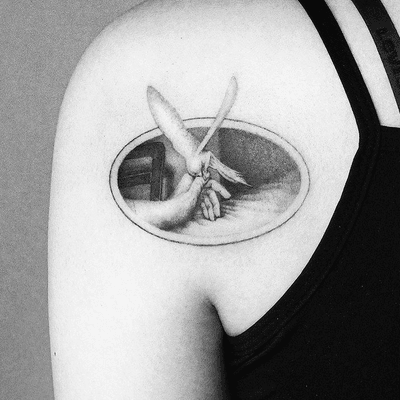 Bird 🕊🌺 . . . #bird #birdtattoo #peace #flowertattoo #girlstattoo #germanytattoo #surrealismtattoo #tattooart #tattooberlin #tattodo #tattoo #tattooideas #europetattoo #berlintattoo #hamburgtattoo #berlinink #tattooartist #tt #ttism #tattooing #creativetattoo #leipzigtattoo #skinart #blackink #tattoos #berlin #designtattoo #design