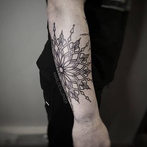 Mandala tattoo #mandala #snowflake #linework #geometric #geometry #armtattoo #mathmatical #marloeslupker