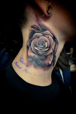 #rosetattoo#vienna#rose#tattoos#tattooist#austria#ink#tattooinspiration#inked#tattoo#wien#necktattoo# 