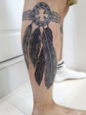 Feather Sígueme en Instagram como @dhana.erika.flan . . . #tattoo #ink #inked #art #artist #artwork #artoftheday #details #featherstattoo #fineline . 