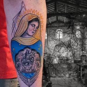 Virgin Mary. . . . . . . #religious #virginmary #religioustattoos #geometrictattoo #geometric #linework #stippling #dotworkers #coloredtattoo #sacredheart #menwithtattoos #restinpeace #church #nyc #nyctattooer 