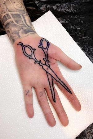Ouch! Scissors by Stacy at High Fever Tattoo Oslo 