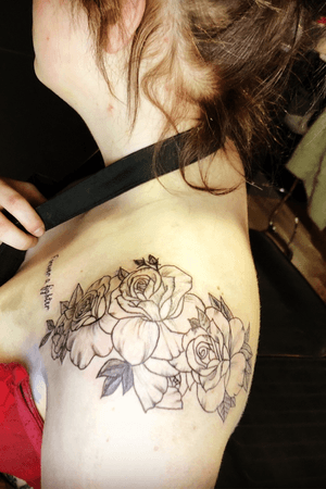 #rose #wipshading #wip #outline #tattooart #ink #inked #collarbone 