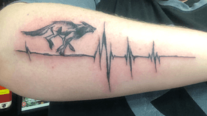 Running wolf with pulse line