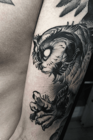 Owl that i made in Synesthezia Tattoo (Madrid). With Cheyenne, Fk Irons, Eternal Ink, Kwadron needles and Nuclear white. I hope you like it! #neotraditional #neocomic #newschool #spain #animetattoos #anime #animal #animaltattoo